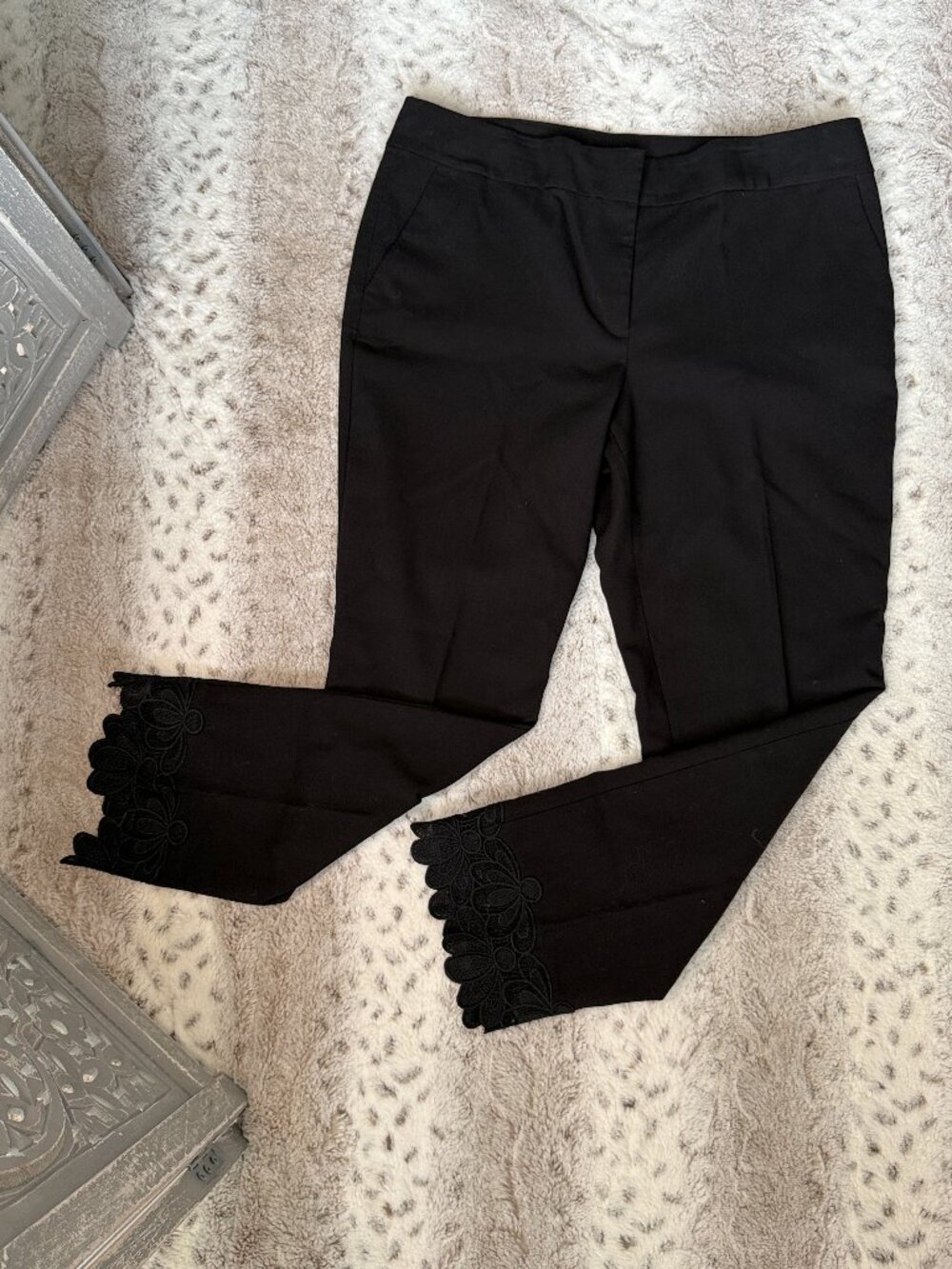 Ann Taylor black tapered pants size 8 floral brocade business casual academia